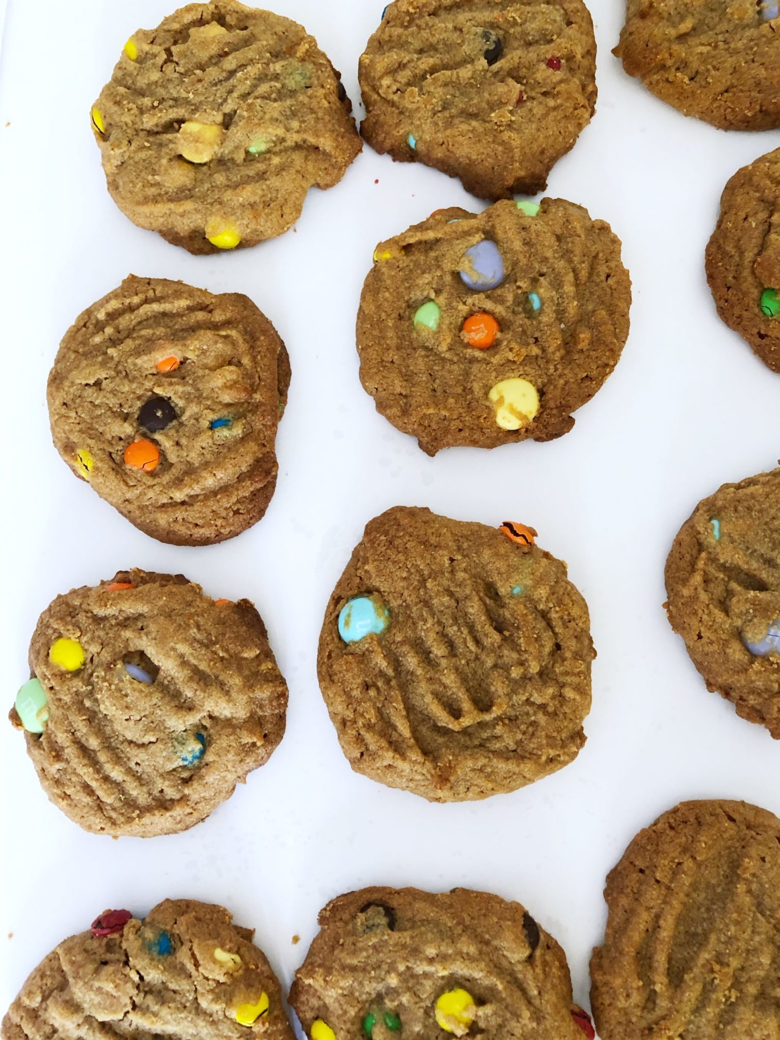 5-ingredient-peanut-butter-chocolate-chip-cookie