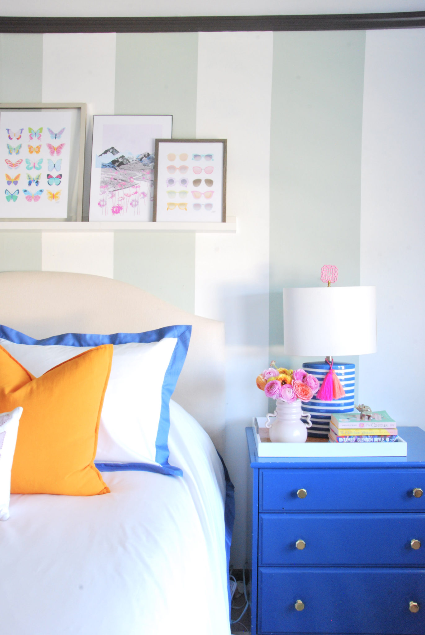 blue-and-orange-preppy-colorful-bedroom