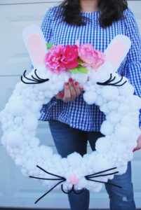 EASY-DIY-POM-POM-BUNNY-WREATH-THAT-IS-PERFECT-FOR-SPRING