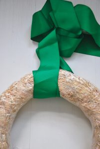 easy diy holiday bow wreath