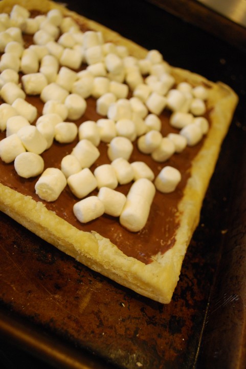 nutella puff pastry pizza