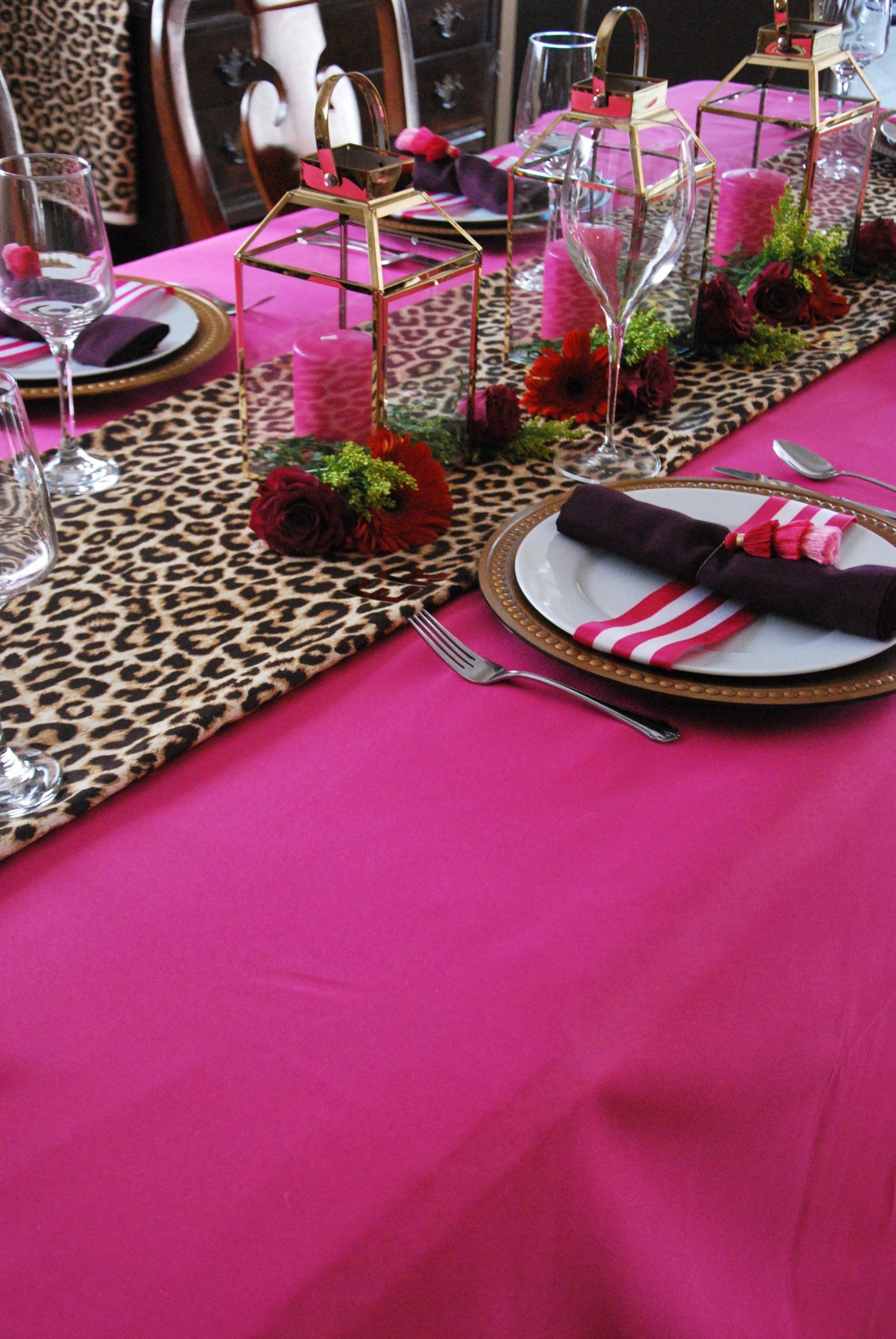 Sparkly Pink Leopard Print Decor For Teen Girls Table Lamp