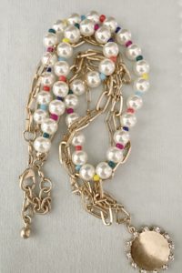 MULTI-LAYER-PEARL-AND-GOLD-NECKLACE
