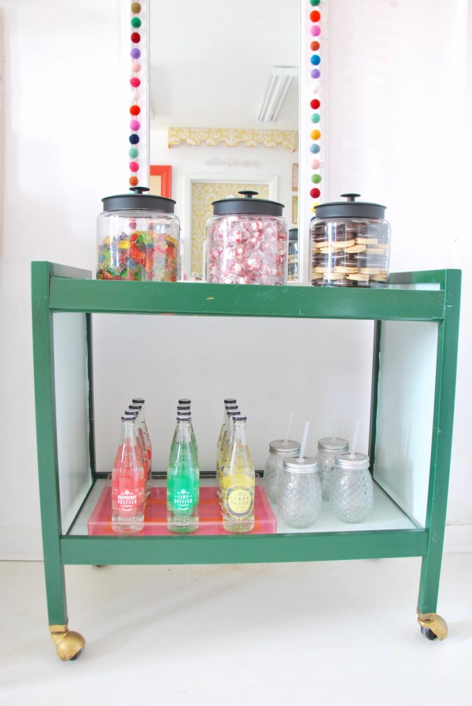 snack-station-in-a-bar-cart