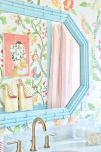 floral-bathroom-with-pale-blue-accents