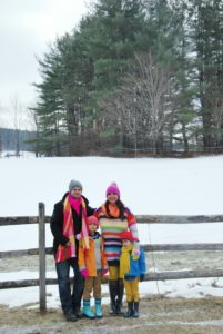 colorful-winter-family-photo-shoot