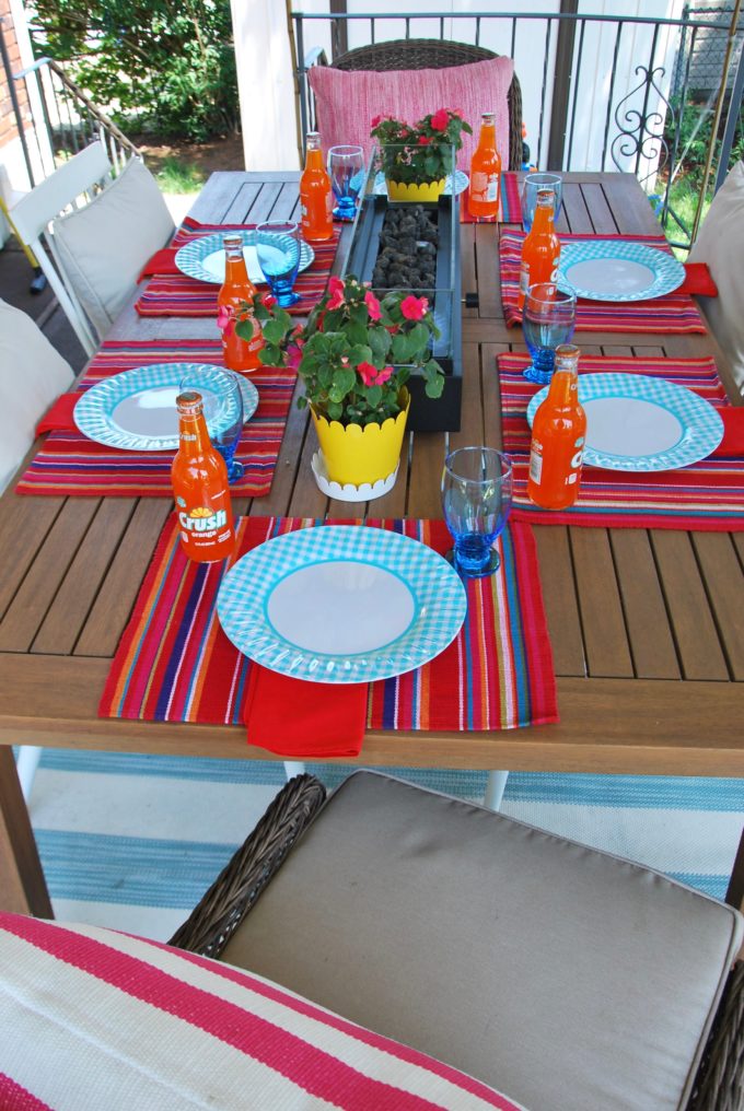 colorful-outdoor-dining-area