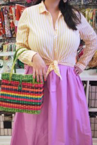 rainbow-colored-straw-bags