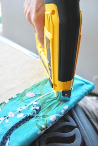 diy-chinoiserie-panels-out-of-fabric