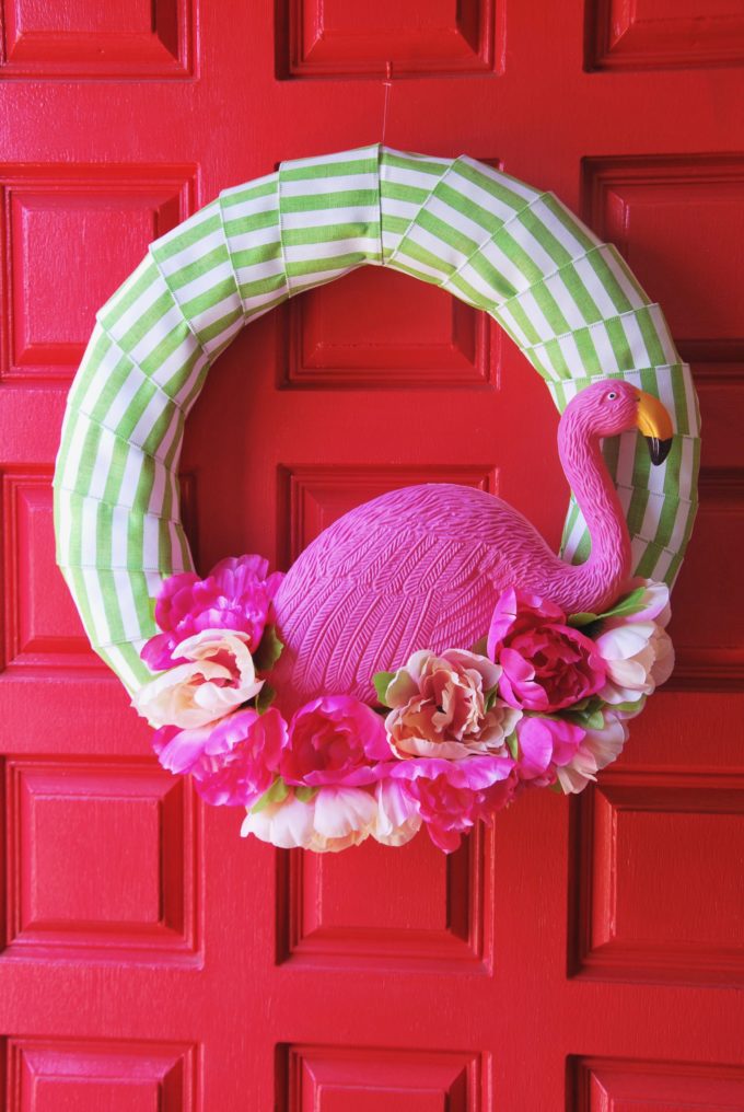 diy-summer-preppy-flamingo-door-wreath