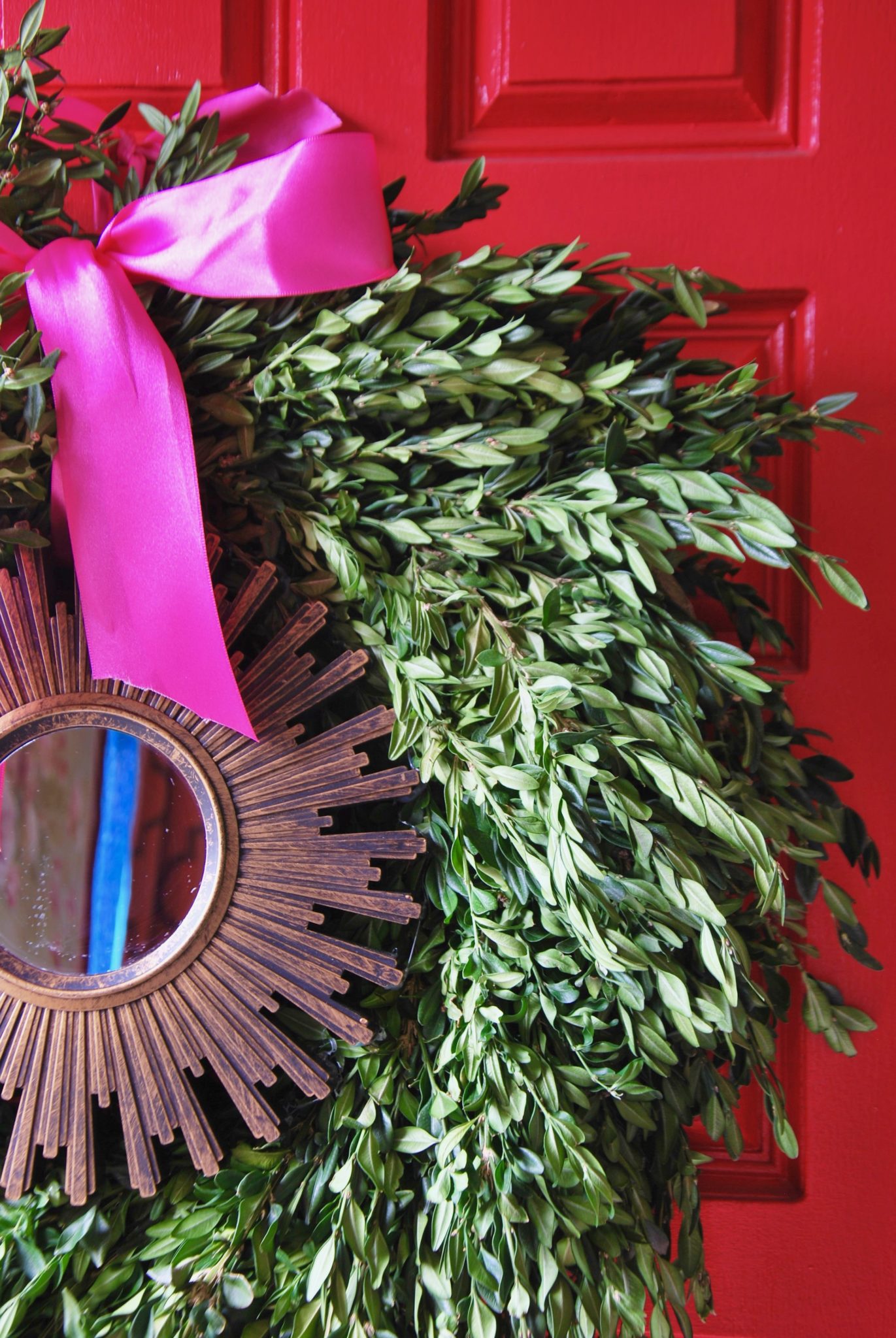 diy-mirror-and-boxwood-wreath