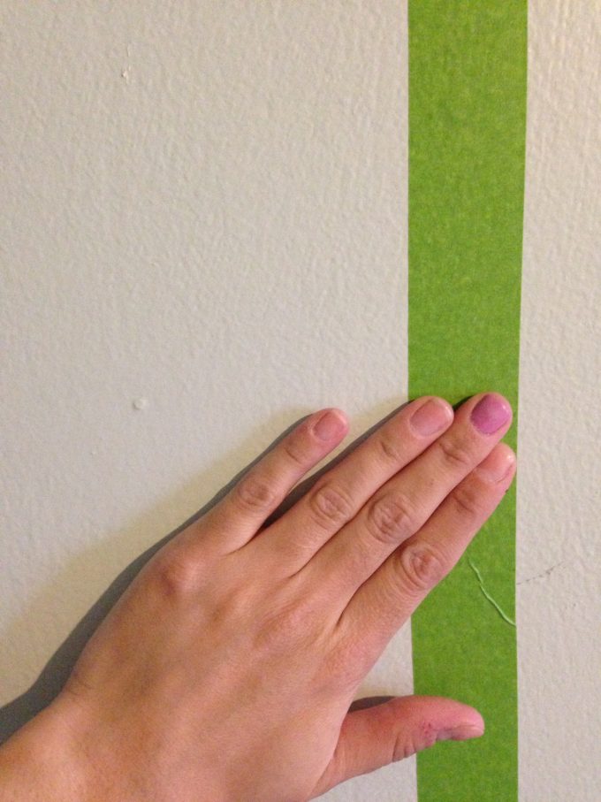 How to paint vertical stripes on a wall