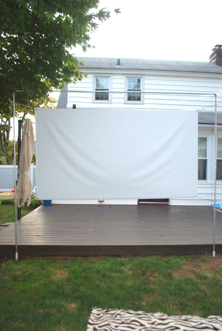 DIY OUTDOOR MOVIE SCREEN AND STAND Showit Blog   Outdoormoviescreen11 1 768x1147 