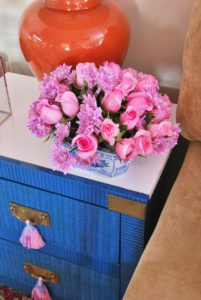 flower-arrangement-in-blue-and-white-vase