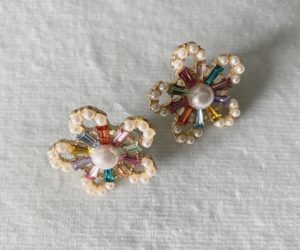 pearl-and-colored-gem-stone-stud-earring
