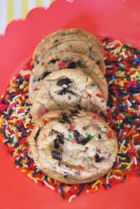the-best-chocolate-chip-cookies-with-sprinkles