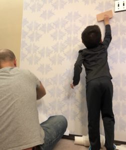 THE BEST WAY TO INSTALL-REMOVABLE-WALLPAPER
