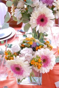 lilac-and-orange-thanksgiving-tablescape