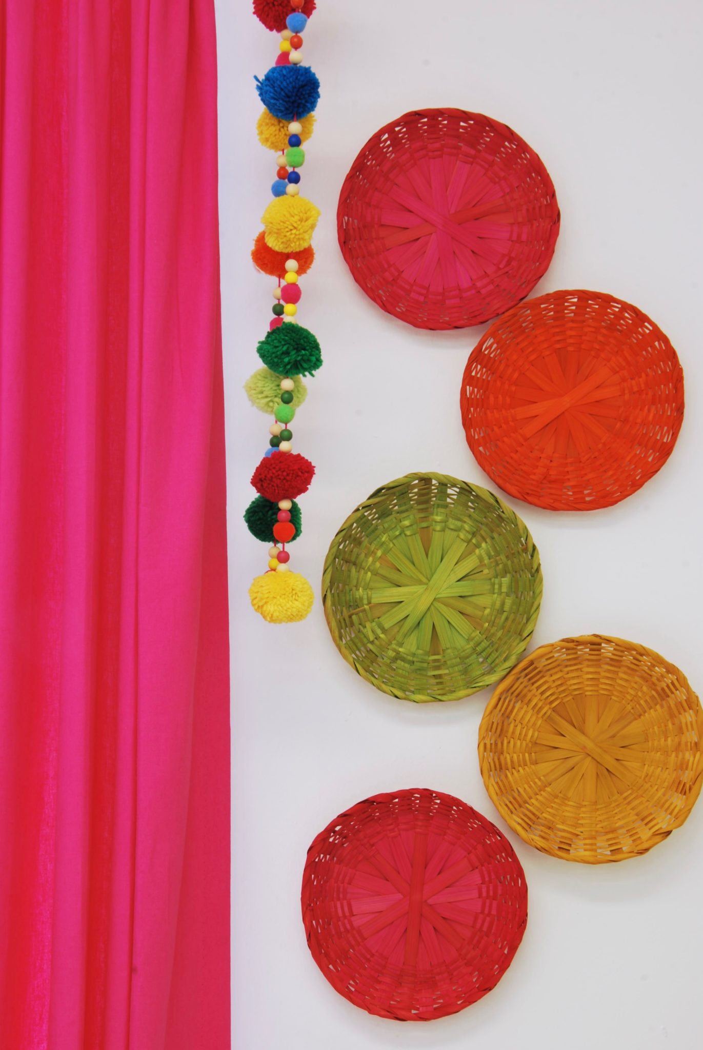 colorful-basket-bowl-wall-decor